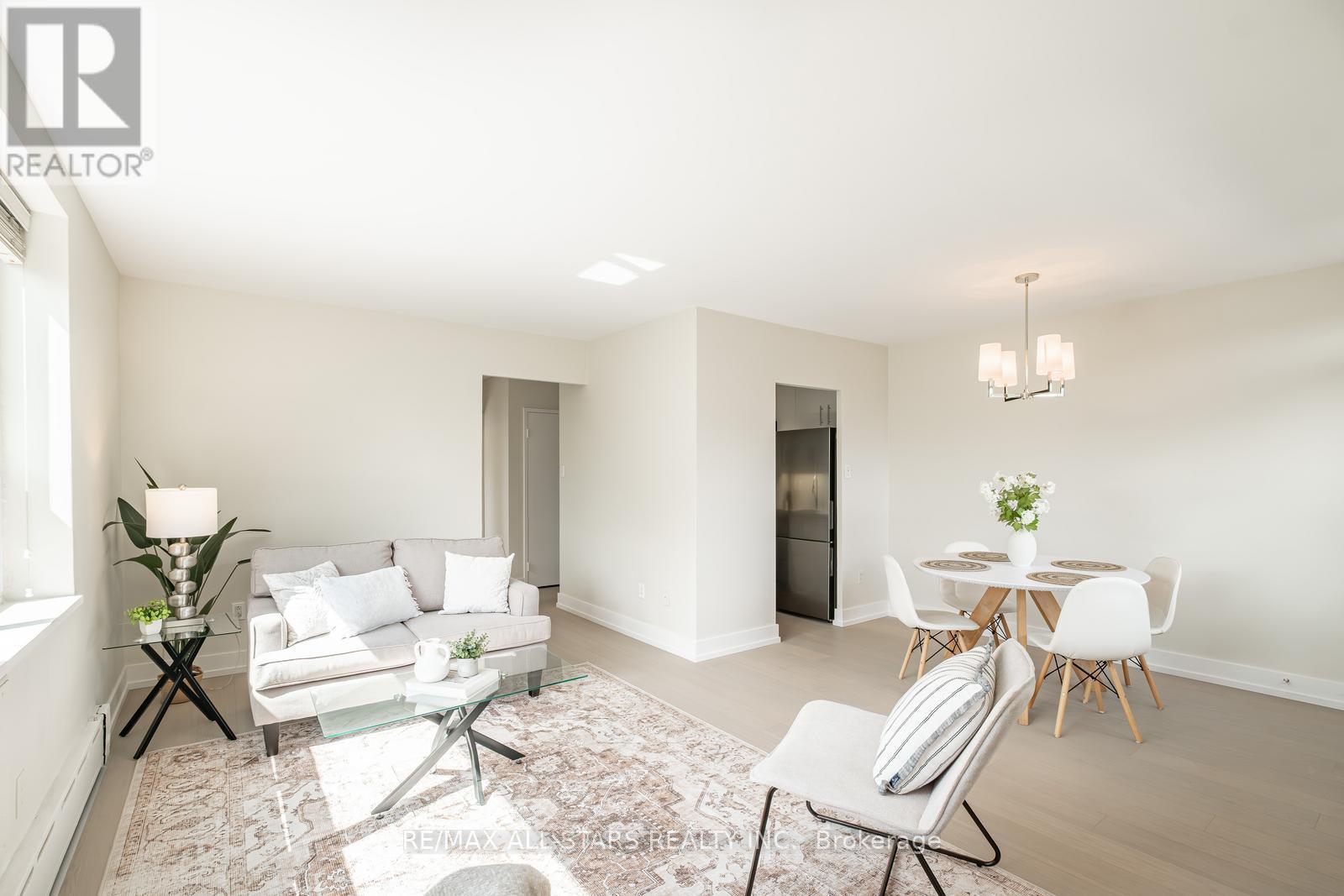 Photo 16 of 501 78 Warren Road, Toronto ON