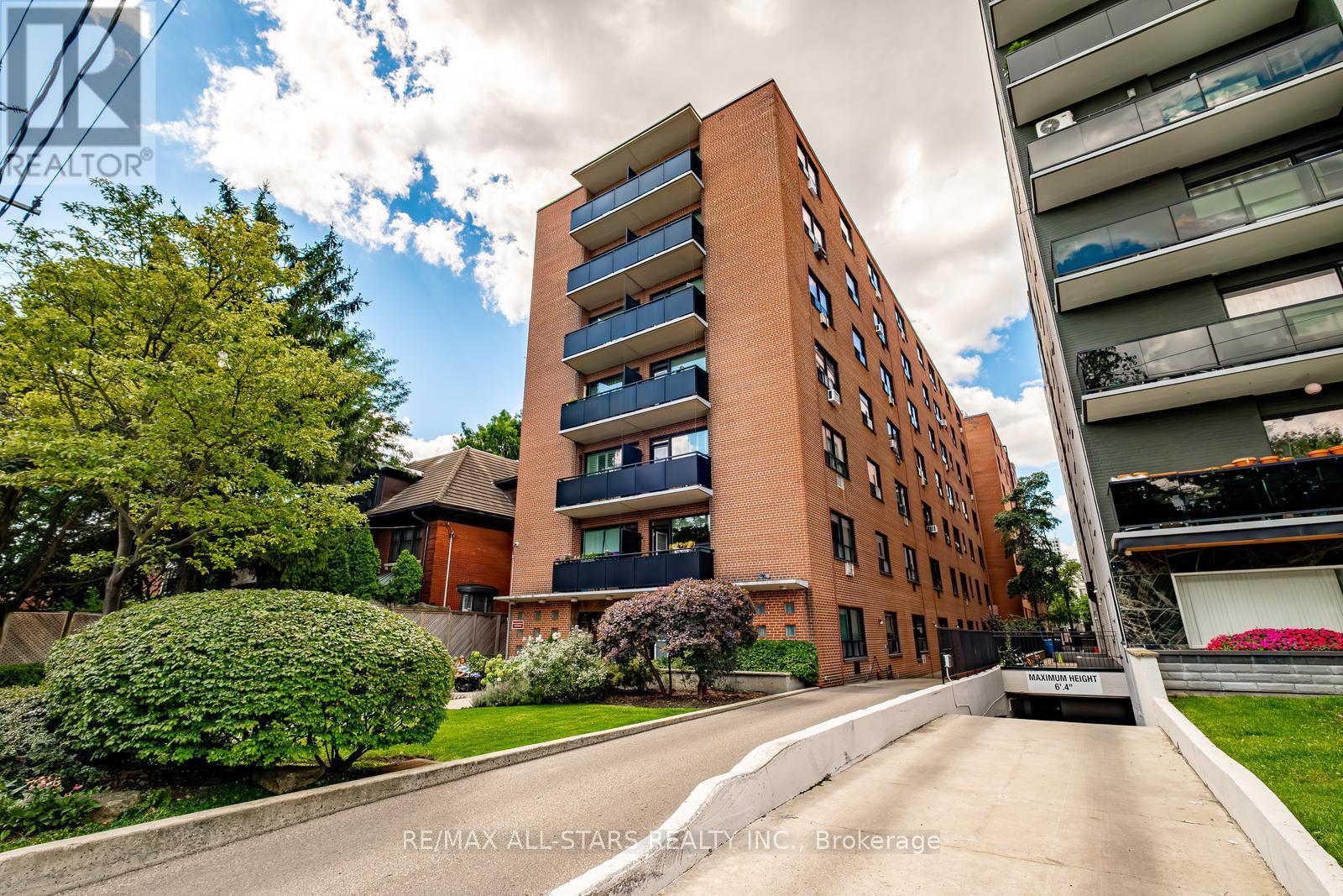 Photo 8 of 501 78 Warren Road, Toronto ON