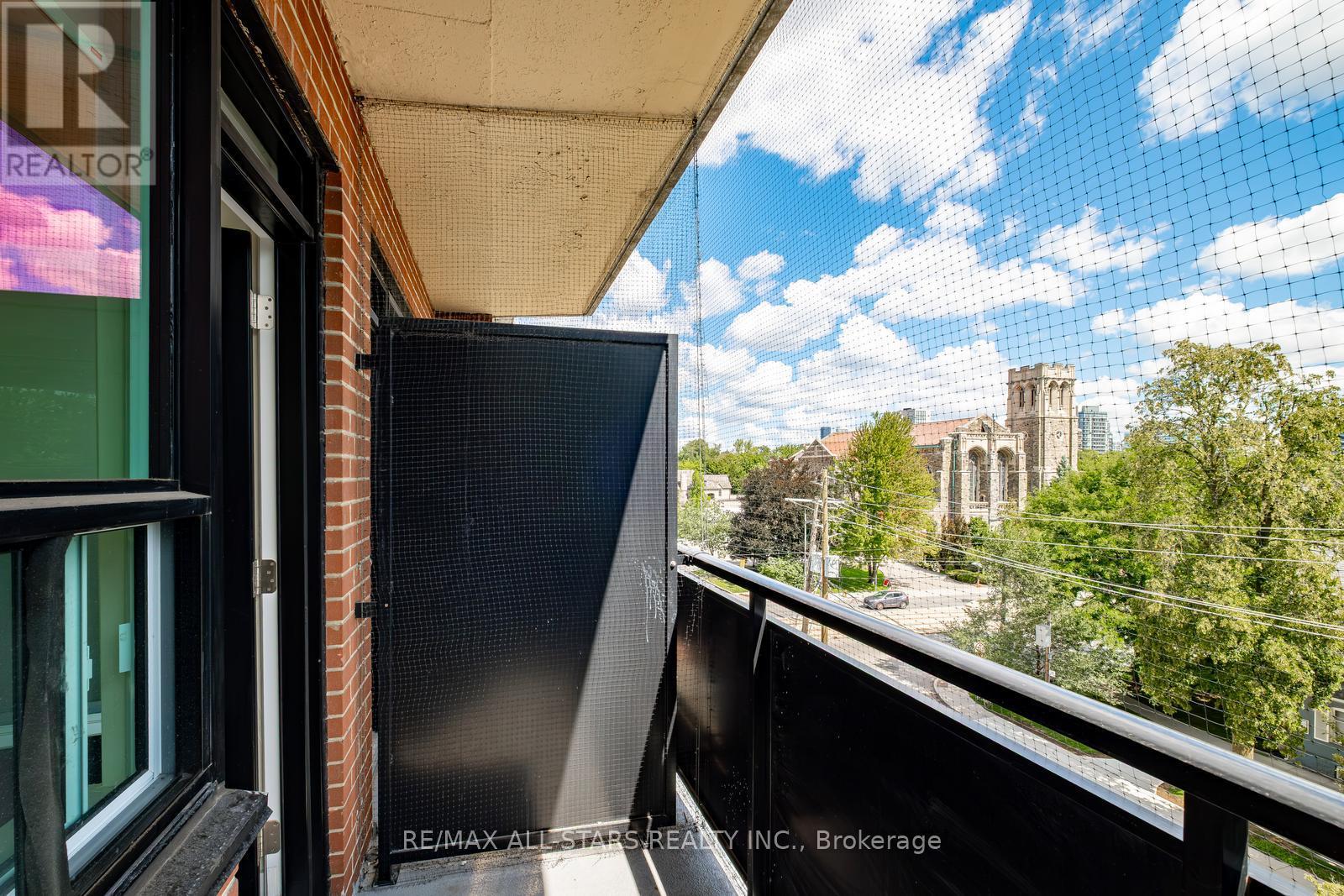 Photo 18 of 501 78 Warren Road, Toronto ON