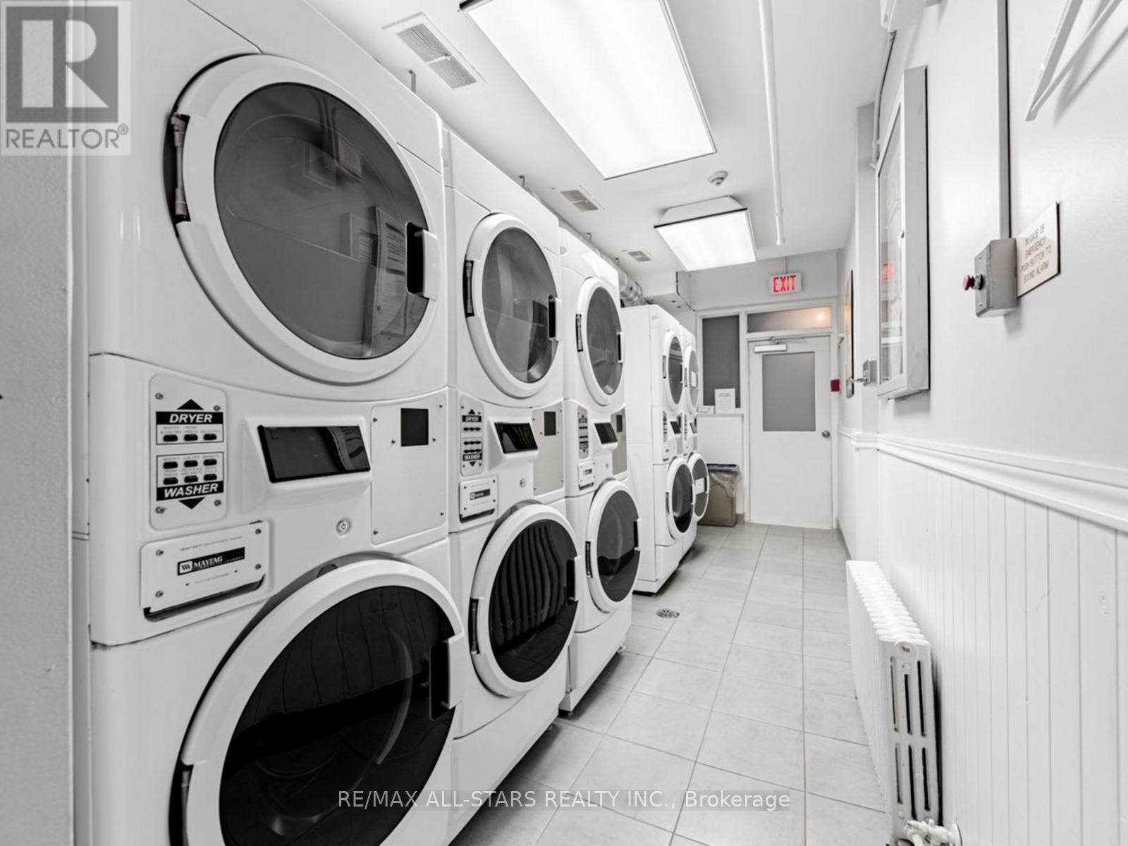 Photo 9 of 501 78 Warren Road, Toronto ON
