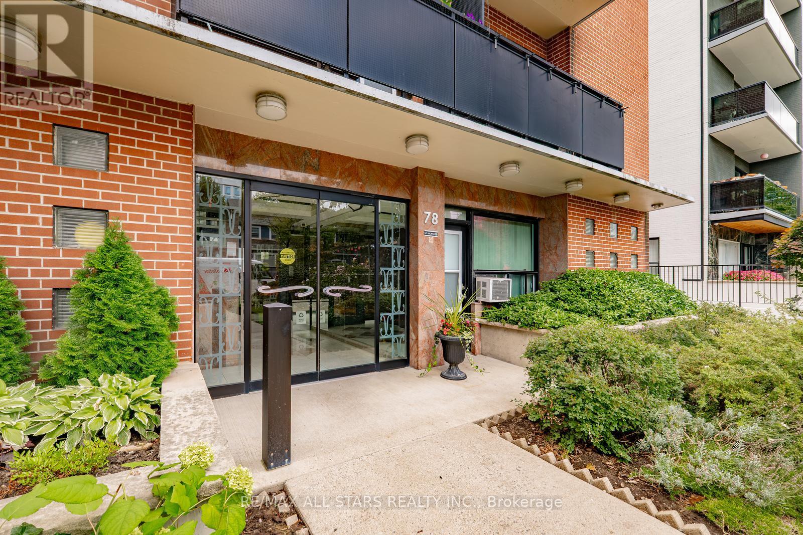 Photo 13 of 501 78 Warren Road, Toronto ON