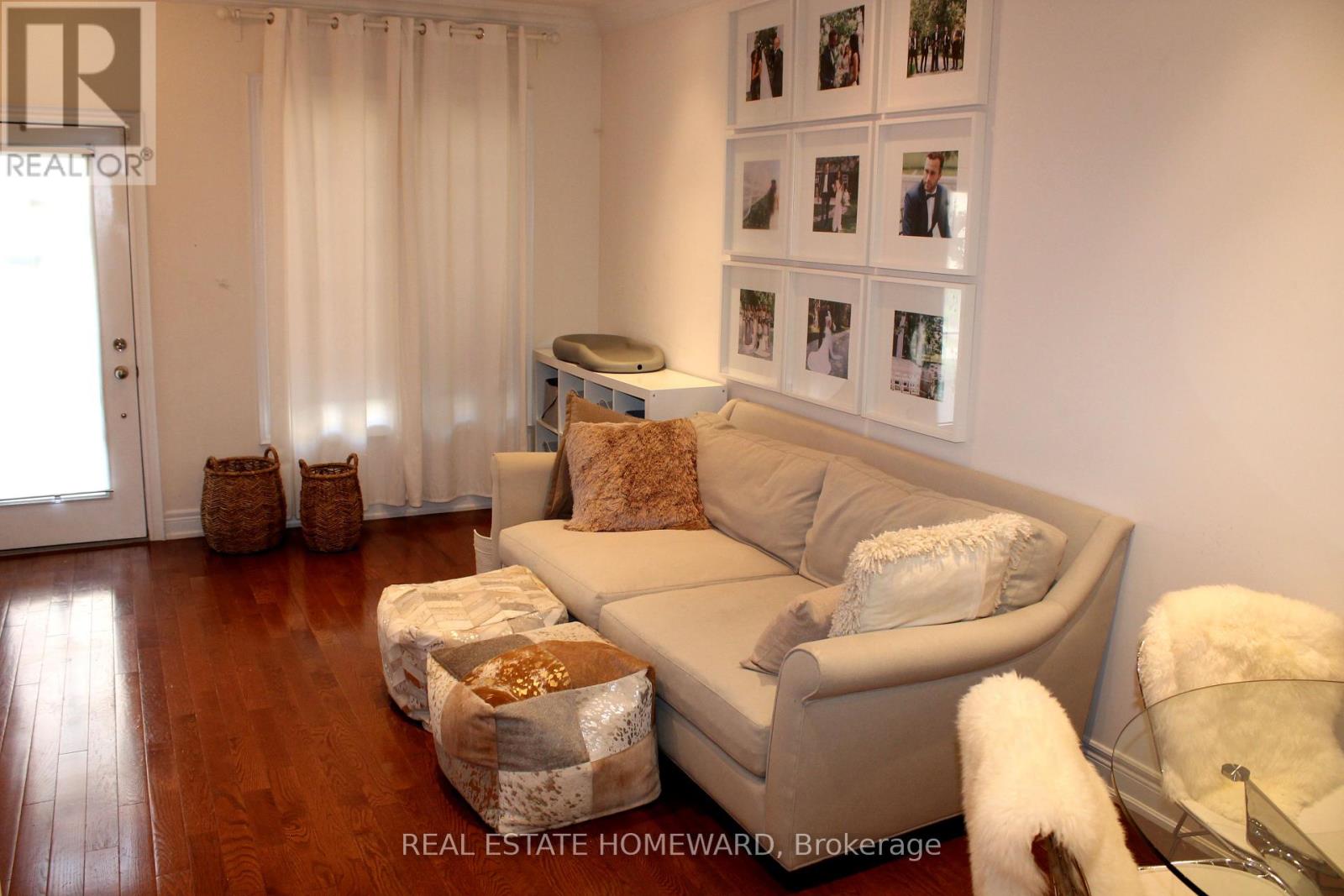 Photo 6 of 13 50 Hargrave Lane, Toronto ON