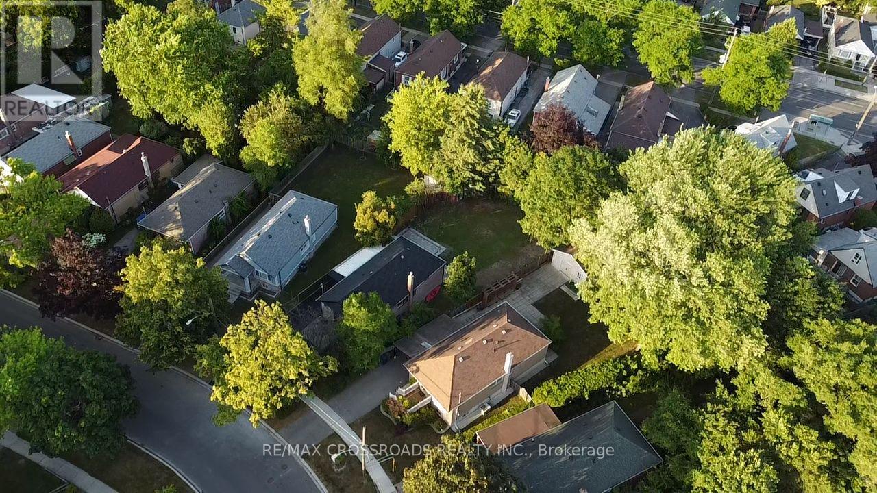 Photo 36 of 21 Karnwood Drive, Toronto ON