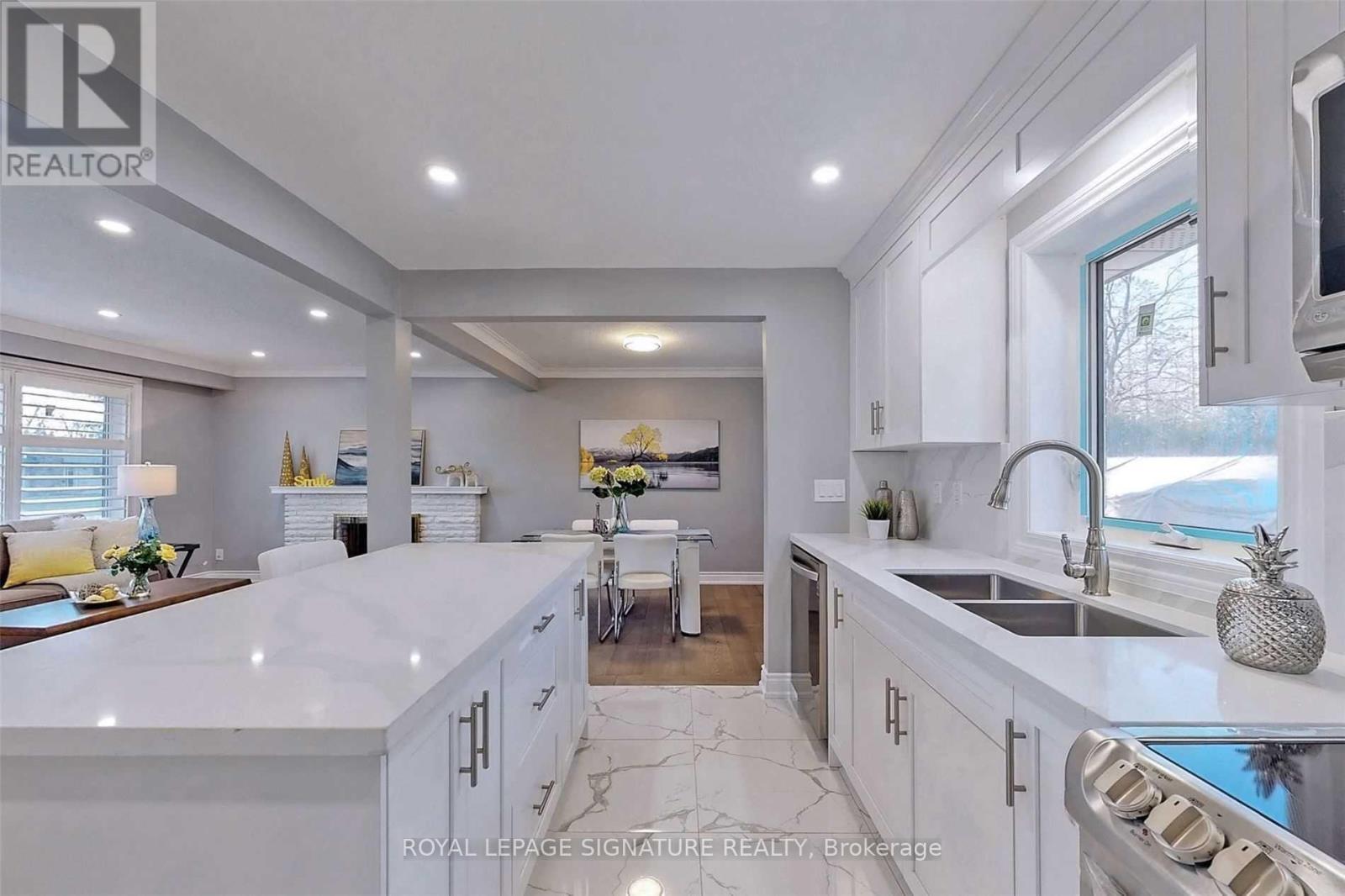 Photo 20 of 6 Bonacres Avenue, Toronto ON