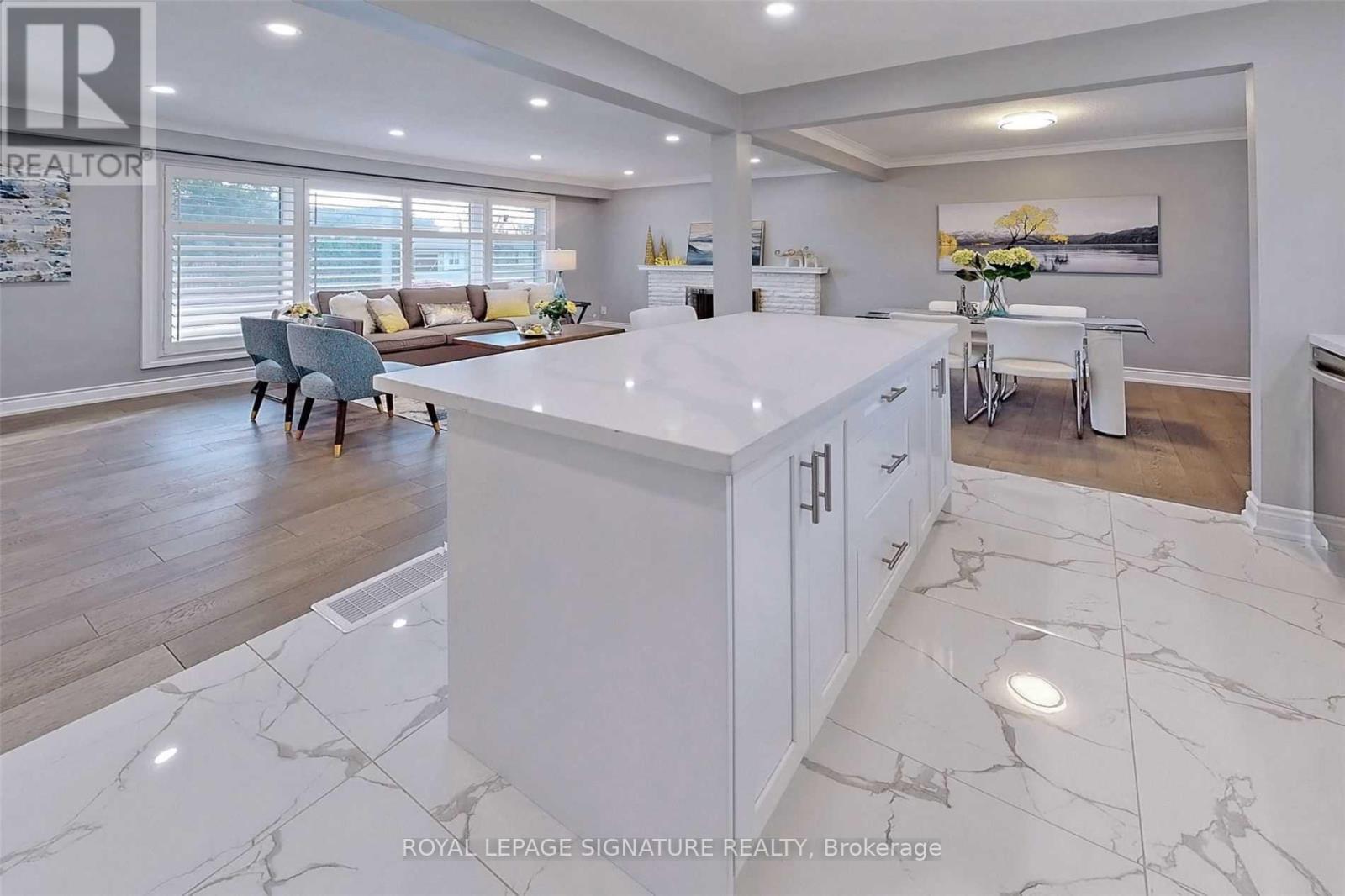 Photo 27 of 6 Bonacres Avenue, Toronto ON