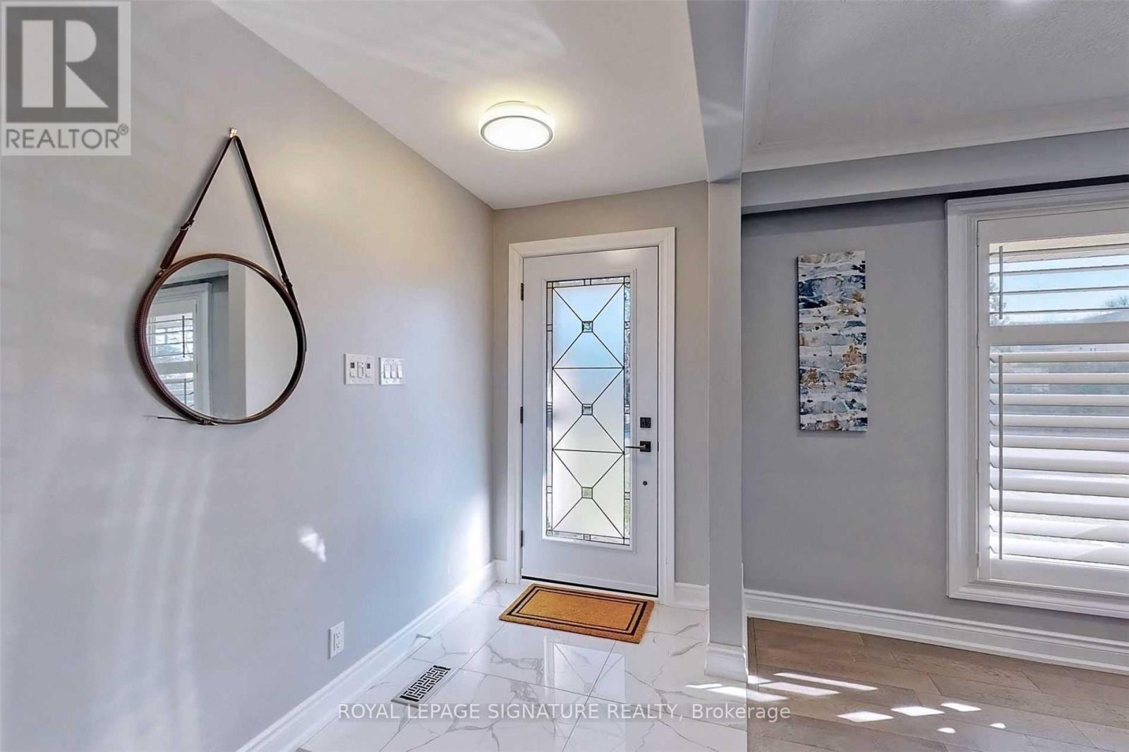 Photo 8 of 6 Bonacres Avenue, Toronto ON
