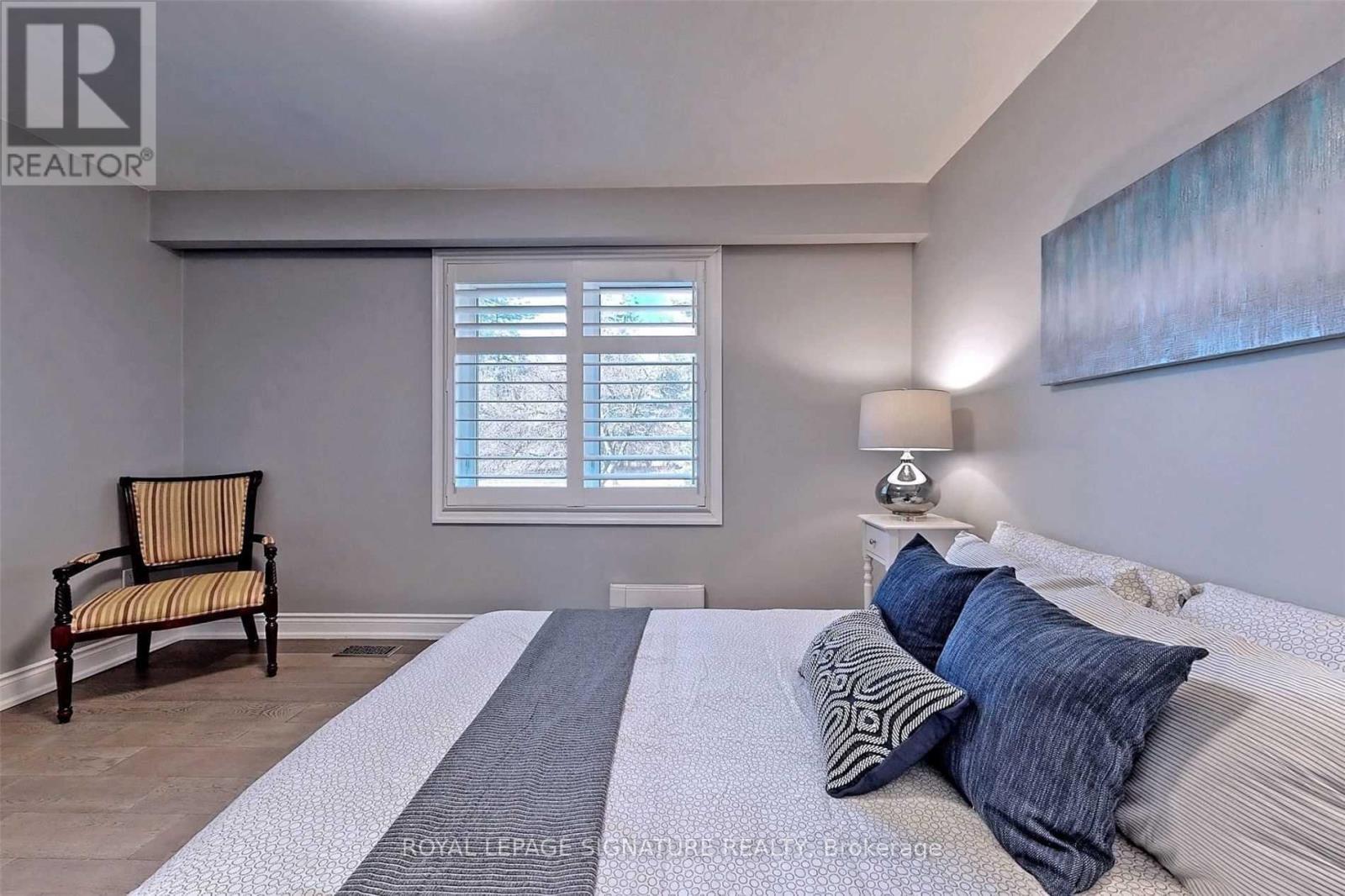 Photo 5 of 6 Bonacres Avenue, Toronto ON