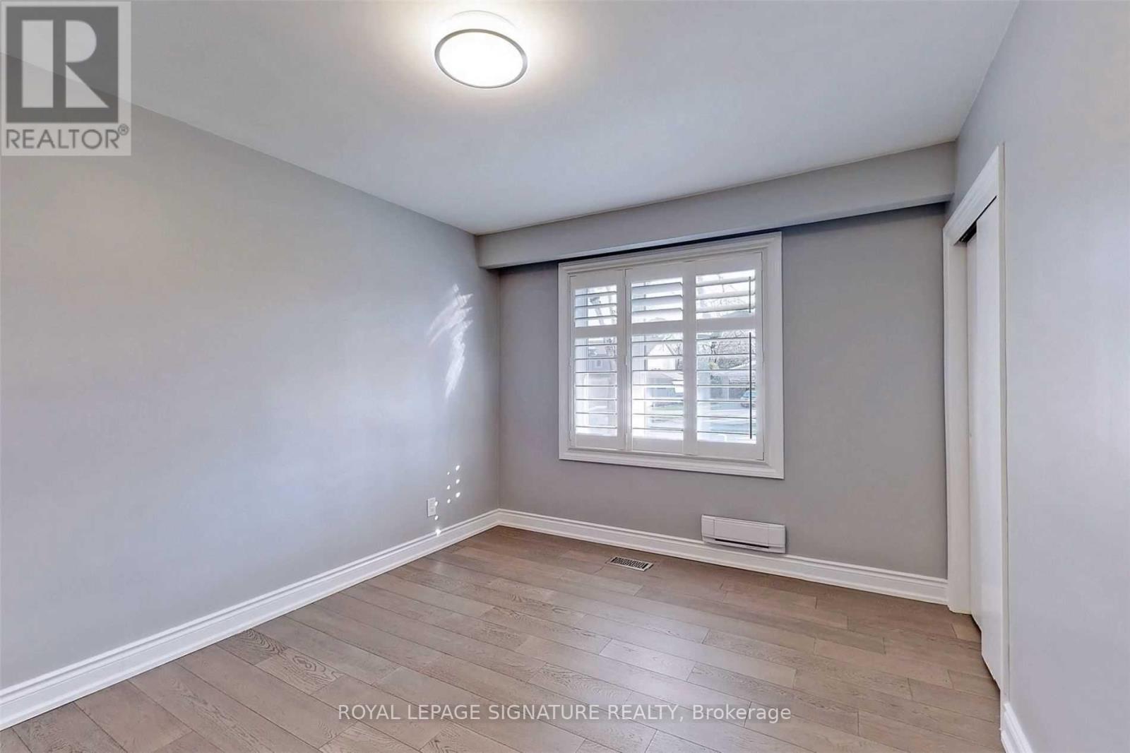 Photo 4 of 6 Bonacres Avenue, Toronto ON