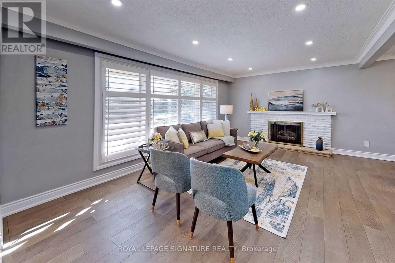 Photo 11 of 6 Bonacres Avenue, Toronto ON