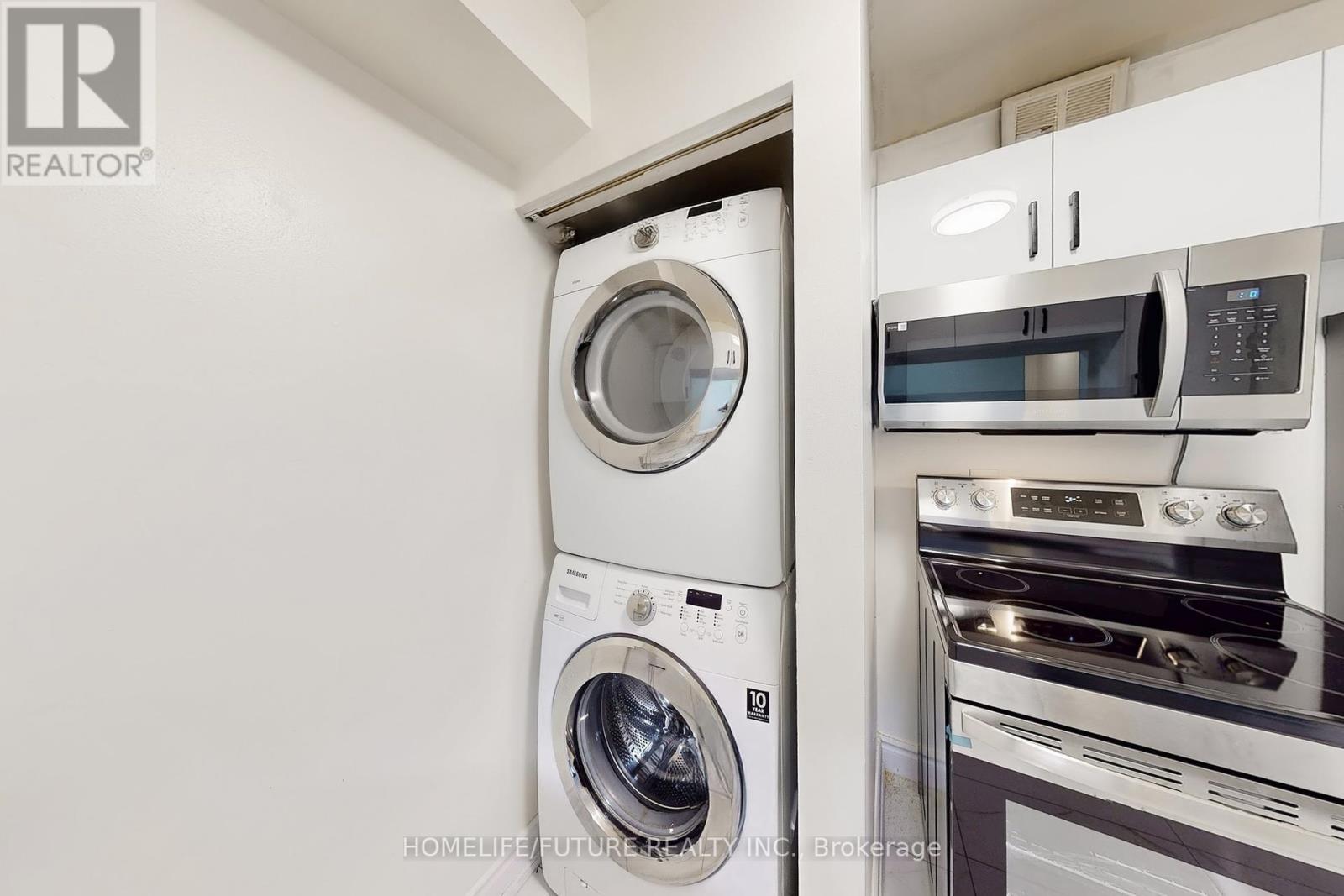 Photo 39 of 913 95 Trailwood Drive, Mississauga ON