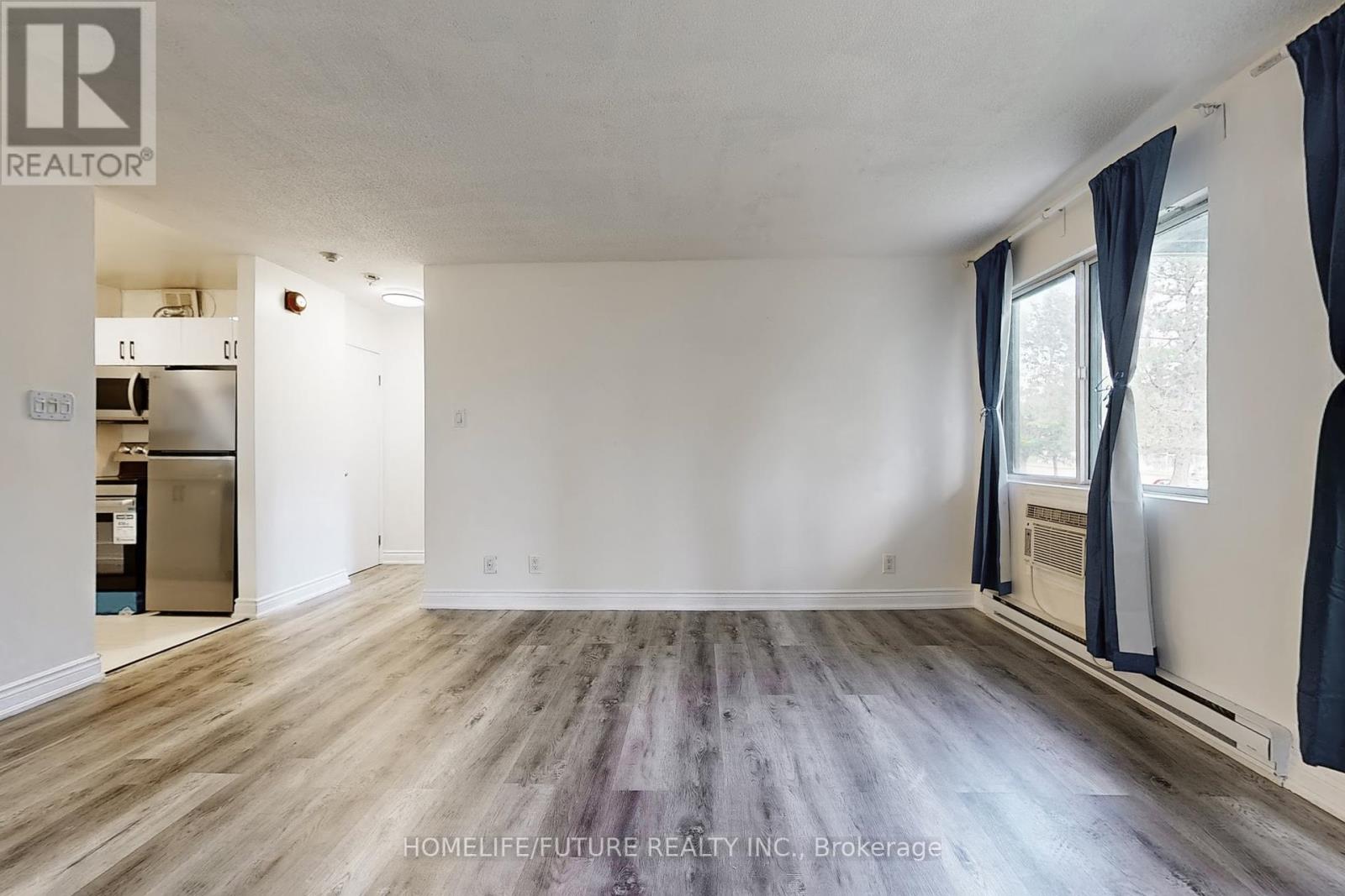 Photo 12 of 913 95 Trailwood Drive, Mississauga ON