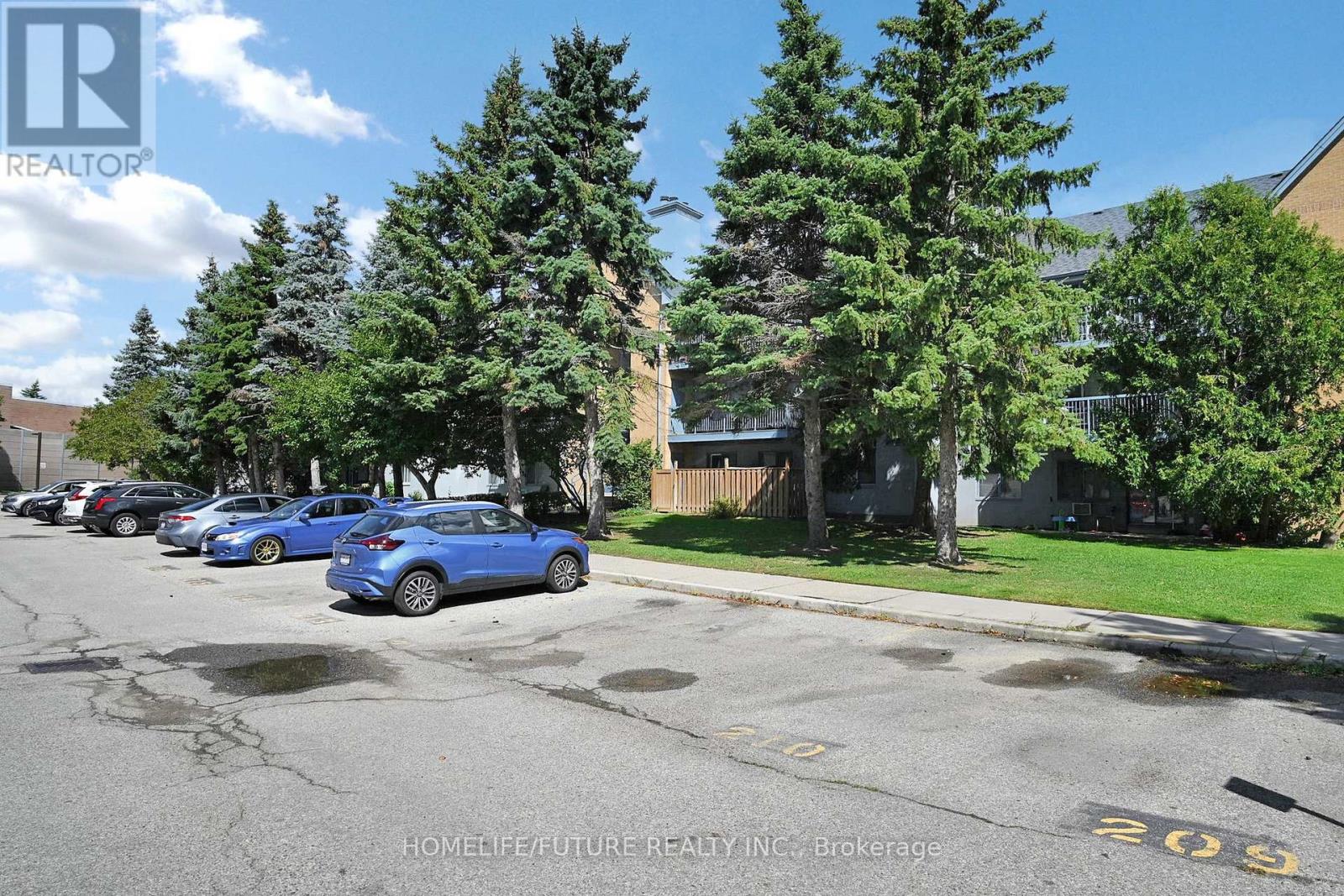 Photo 25 of 913 95 Trailwood Drive, Mississauga ON