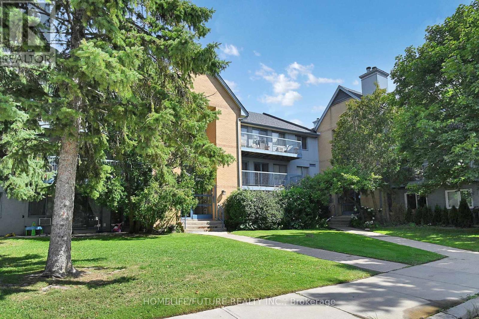 Photo 31 of 913 95 Trailwood Drive, Mississauga ON