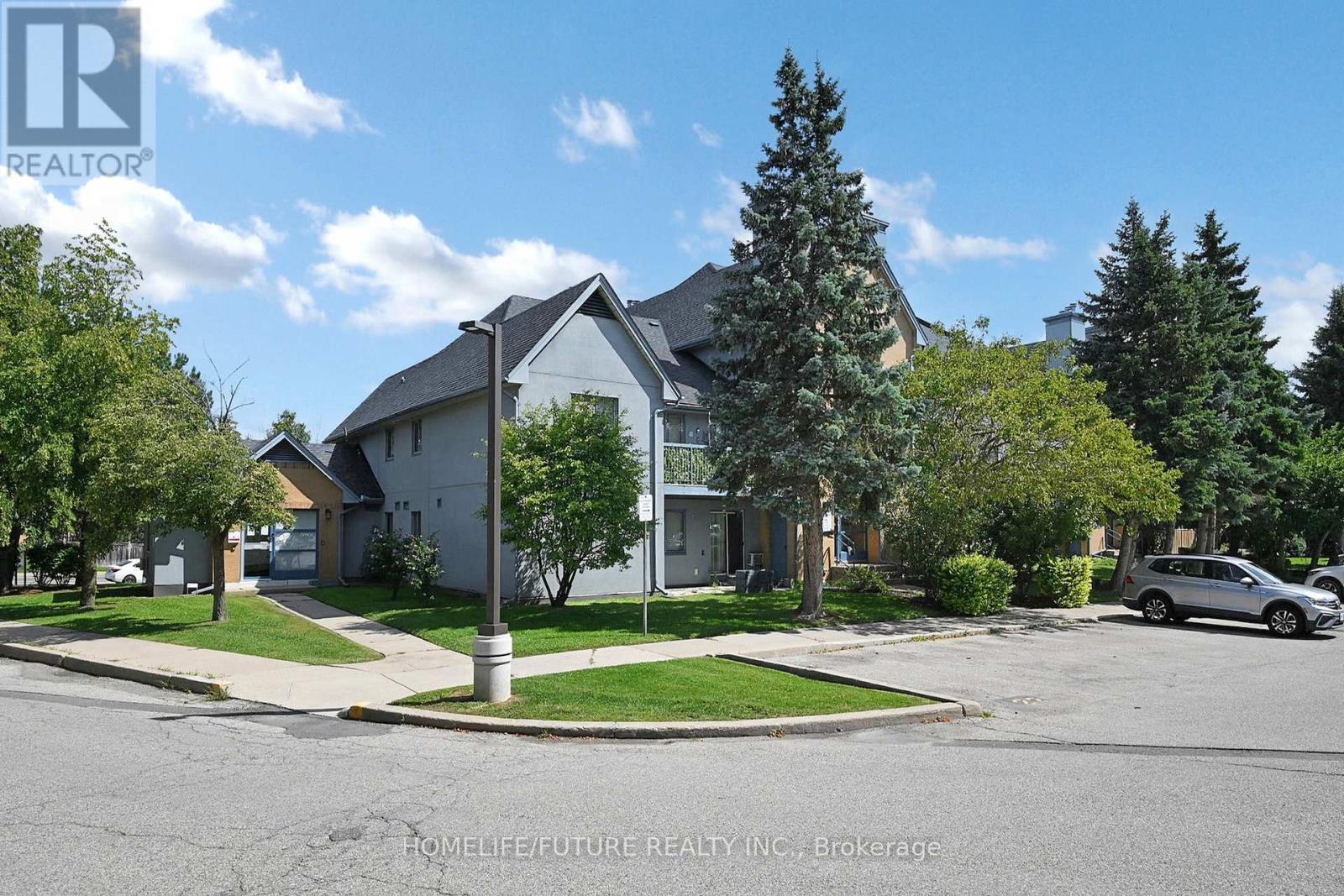 Photo 8 of 913 95 Trailwood Drive, Mississauga ON