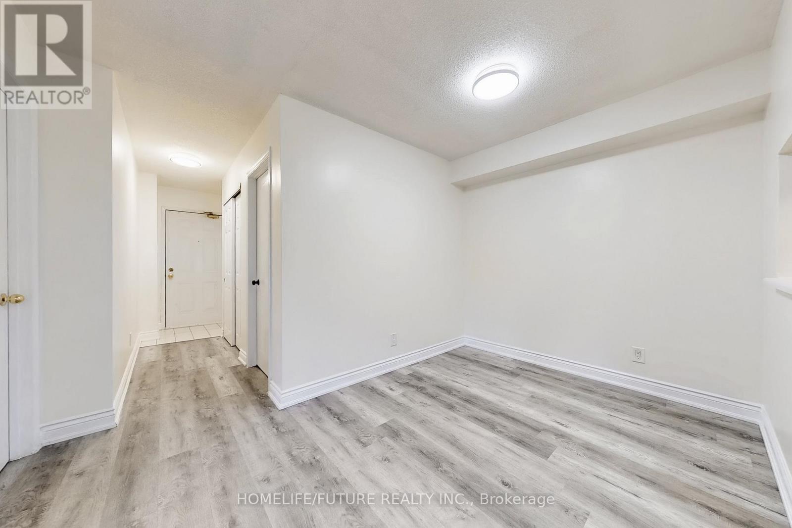 Photo 16 of 913 95 Trailwood Drive, Mississauga ON