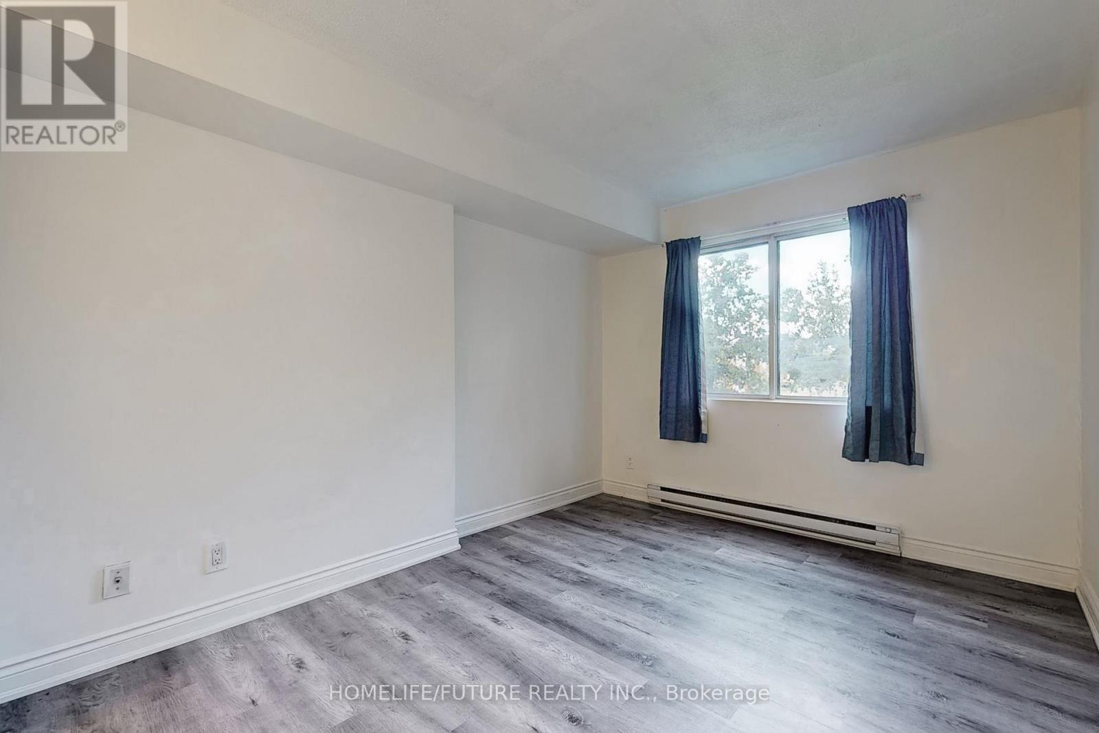 Photo 41 of 913 95 Trailwood Drive, Mississauga ON