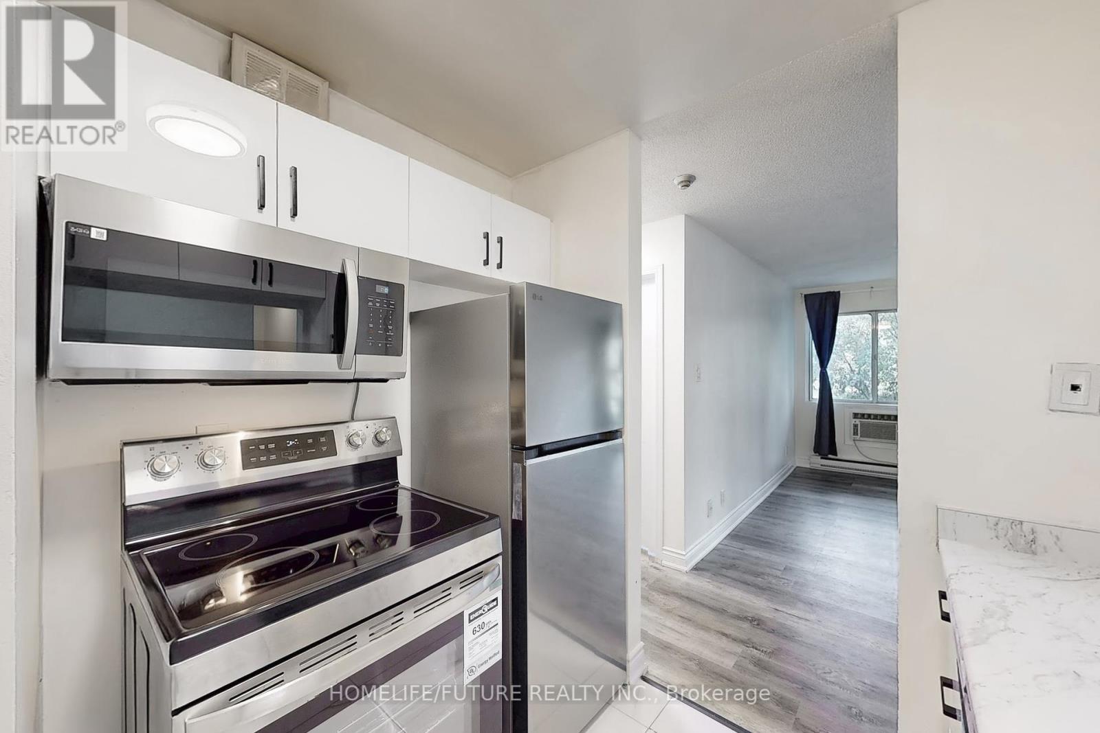 Photo 11 of 913 95 Trailwood Drive, Mississauga ON