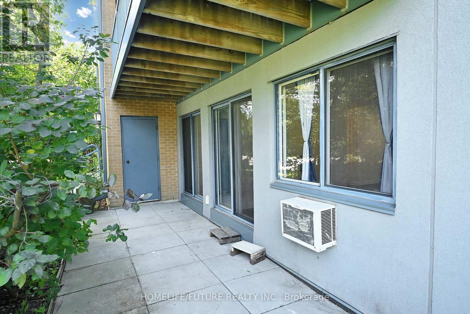 Photo 38 of 913 95 Trailwood Drive, Mississauga ON