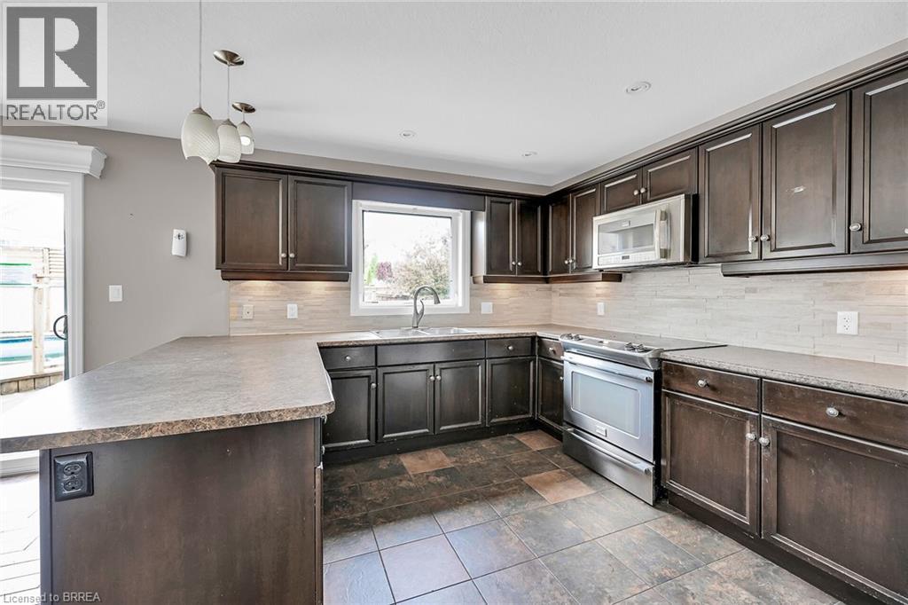 Photo 5 of 505 Lakeview Drive, Woodstock ON