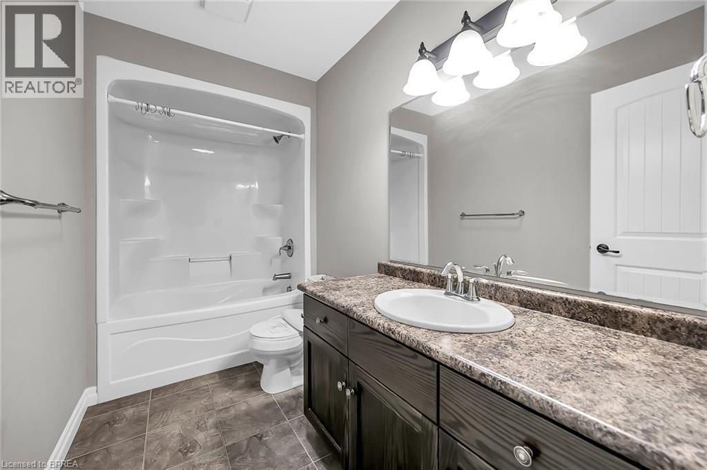Photo 7 of 505 Lakeview Drive, Woodstock ON