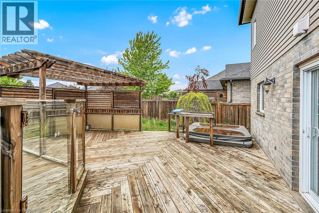 Photo 3 of 505 Lakeview Drive, Woodstock ON