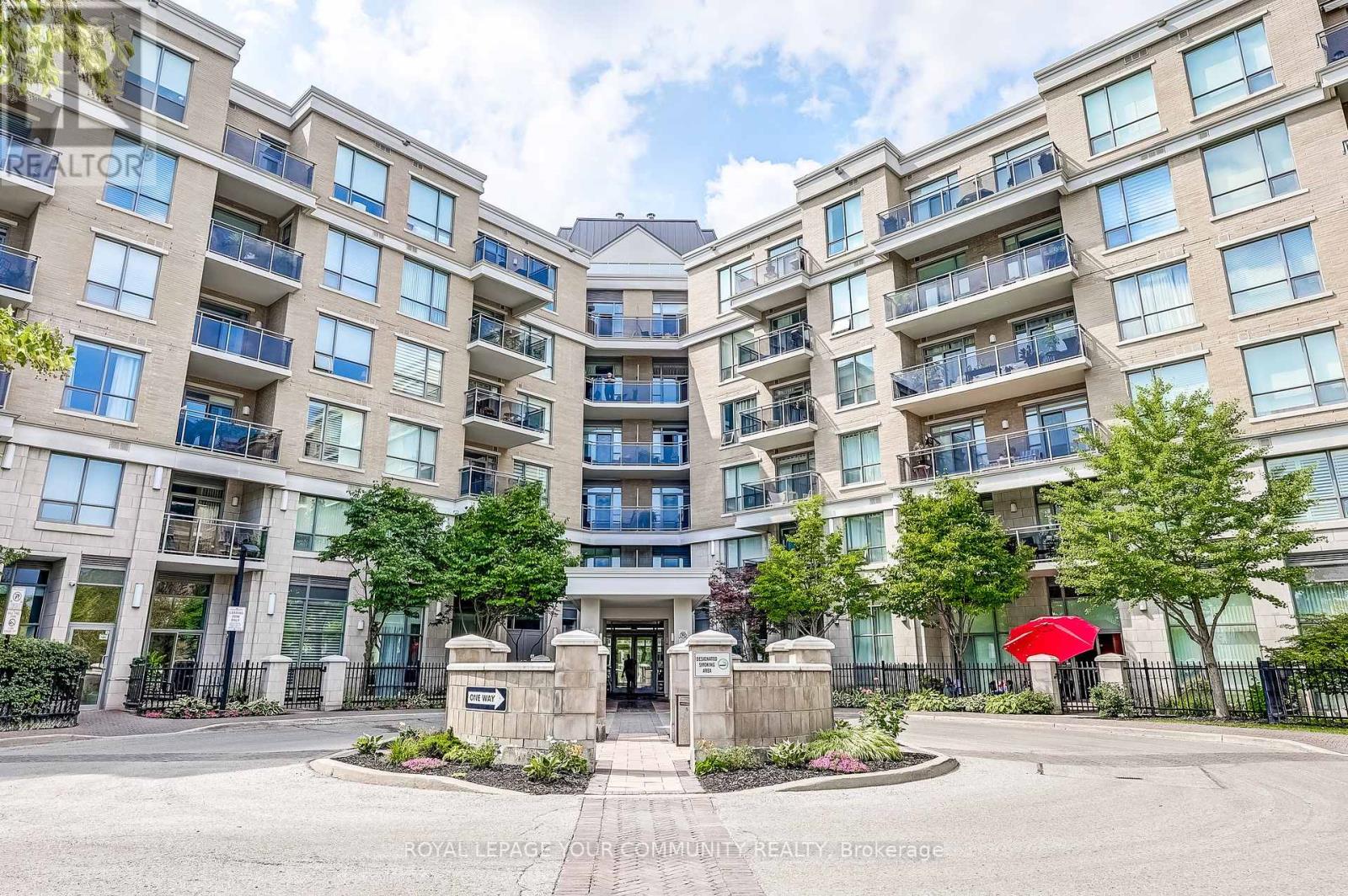 Photo 19 of 306 111 Civic Square Gate, Aurora ON