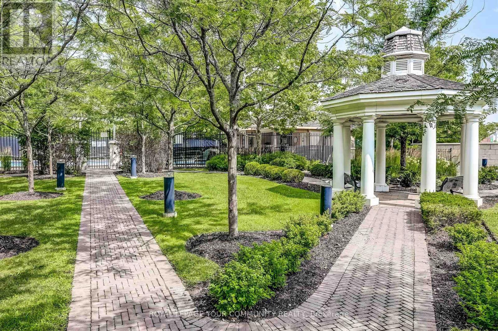 Photo 41 of 306 111 Civic Square Gate, Aurora ON