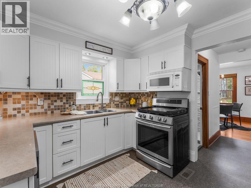 Photo 31 of 1303 Torquay Drive, Kingsville ON