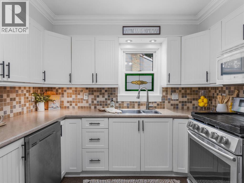 Photo 18 of 1303 Torquay Drive, Kingsville ON