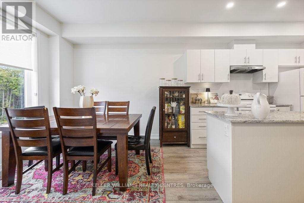 Photo 10 of 25 9 Winters Crescent, Collingwood ON
