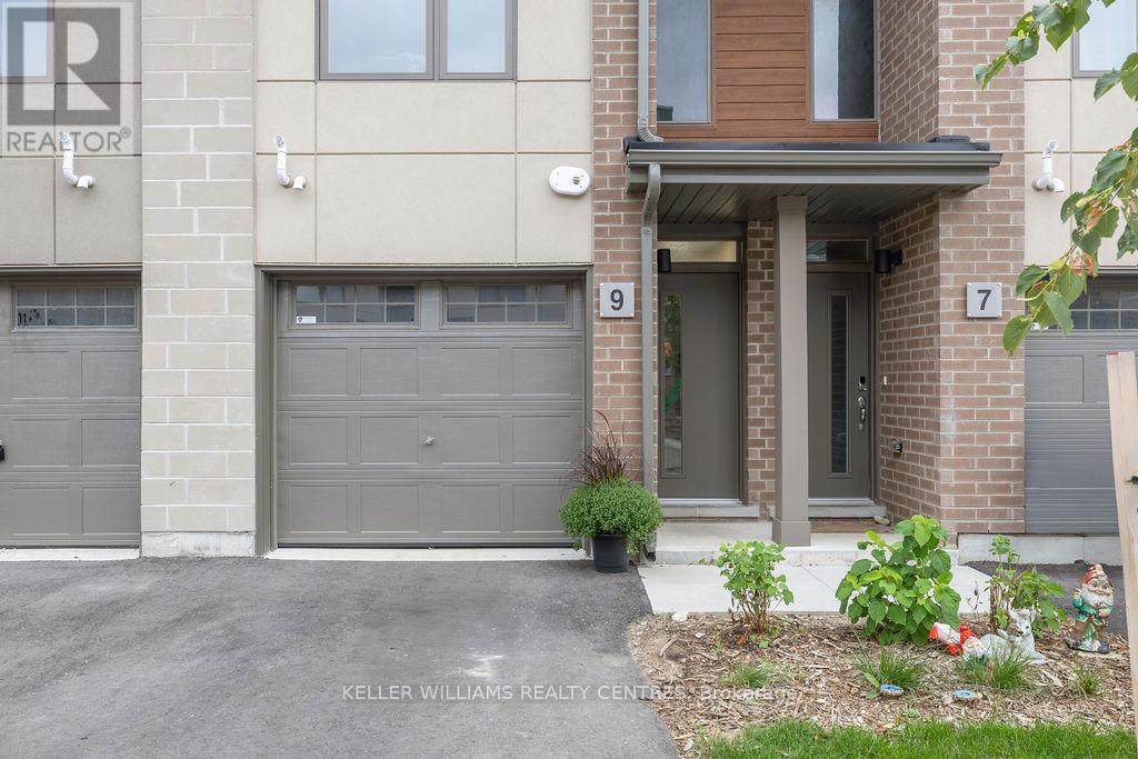 Photo 4 of 25 9 Winters Crescent, Collingwood ON