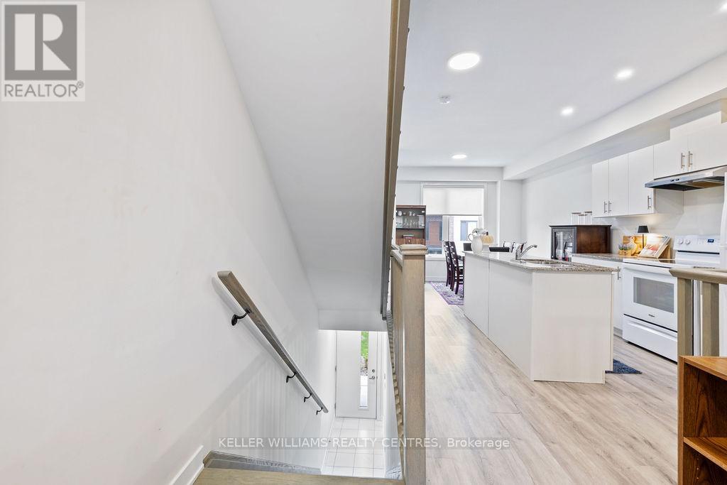 Photo 5 of 25 9 Winters Crescent, Collingwood ON