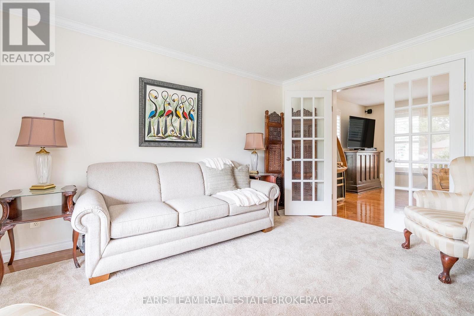Photo 8 of 33 Willow Landing Road, Springwater ON