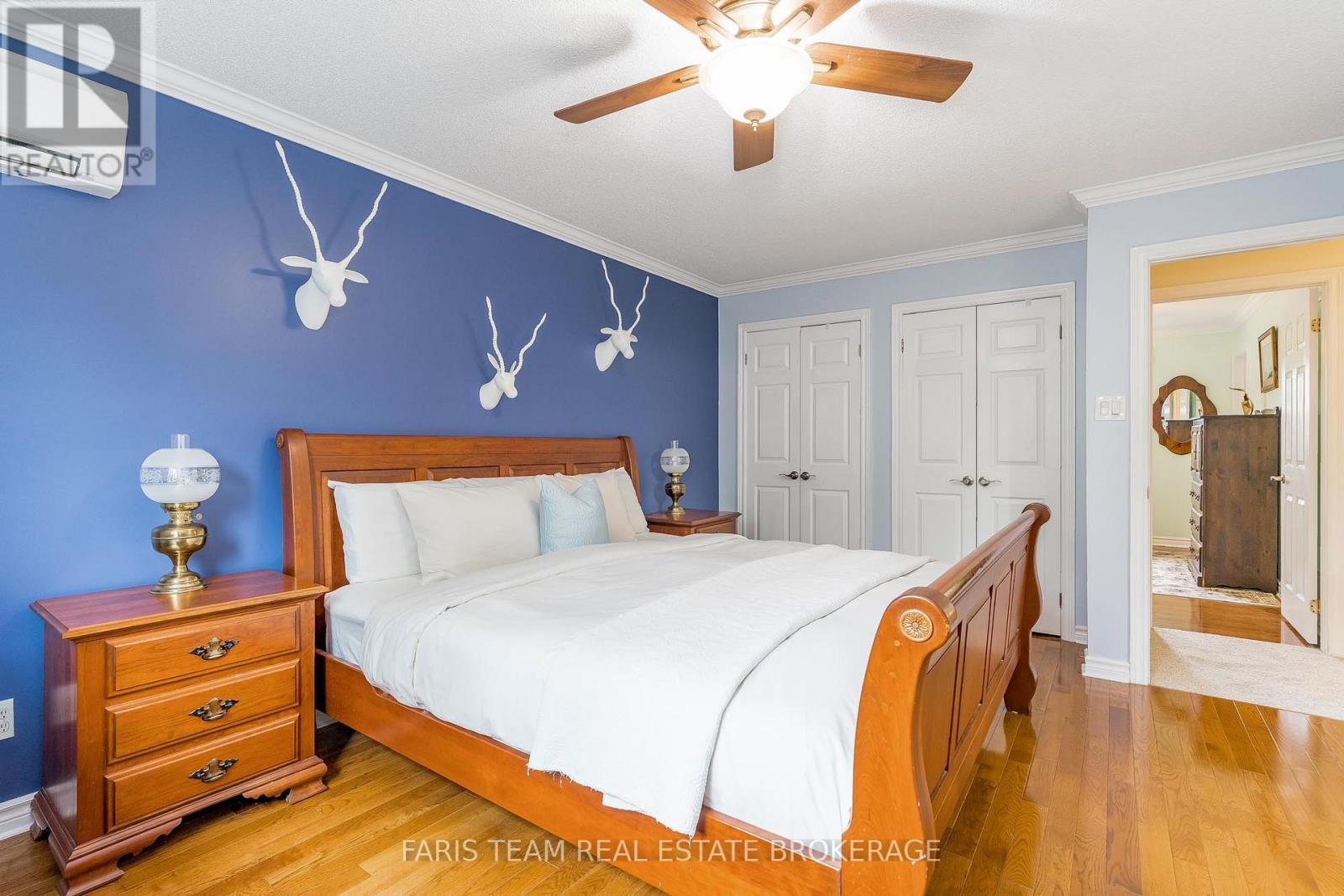 Photo 15 of 33 Willow Landing Road, Springwater ON