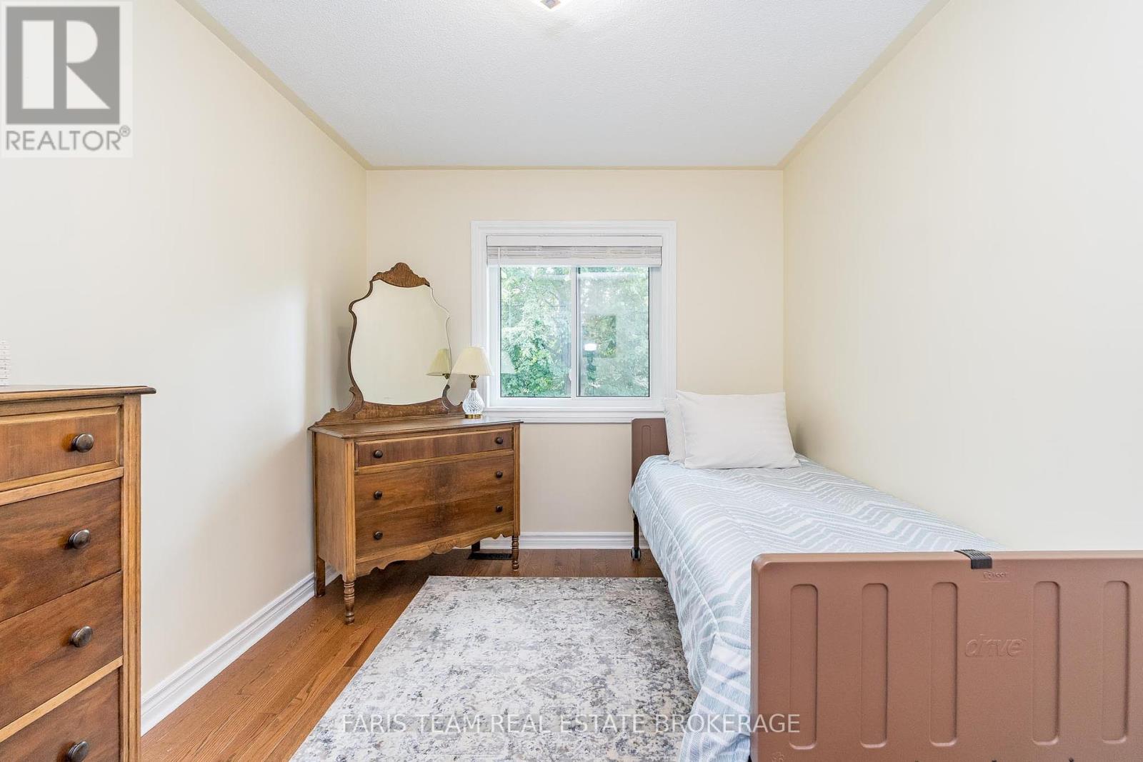 Photo 30 of 33 Willow Landing Road, Springwater ON