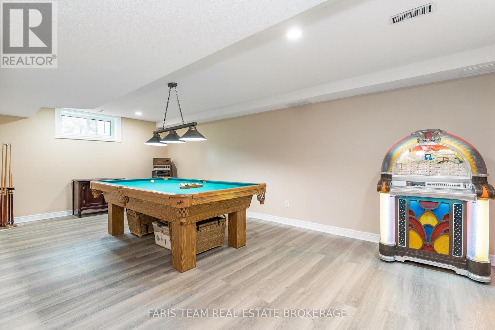 Photo 28 of 33 Willow Landing Road, Springwater ON
