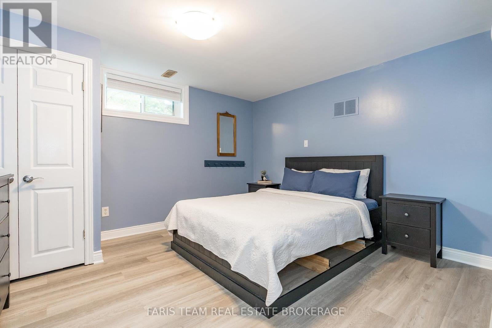 Photo 42 of 33 Willow Landing Road, Springwater ON