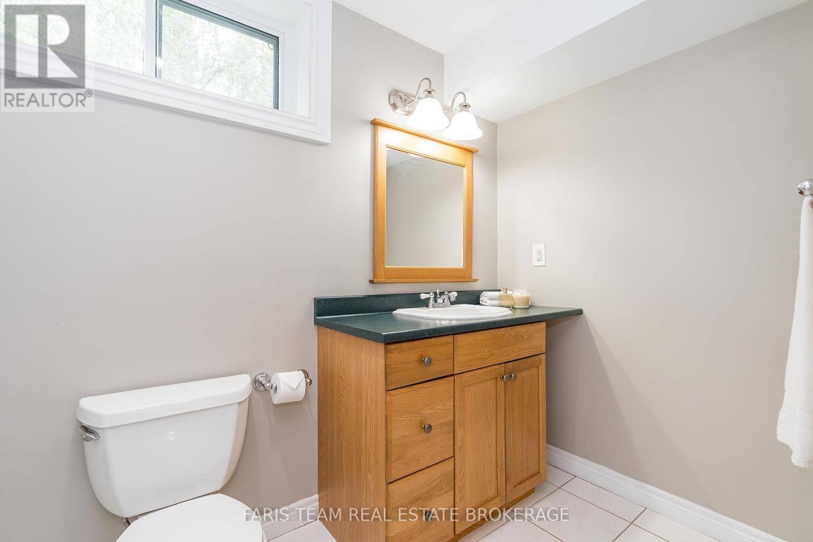 Photo 36 of 33 Willow Landing Road, Springwater ON
