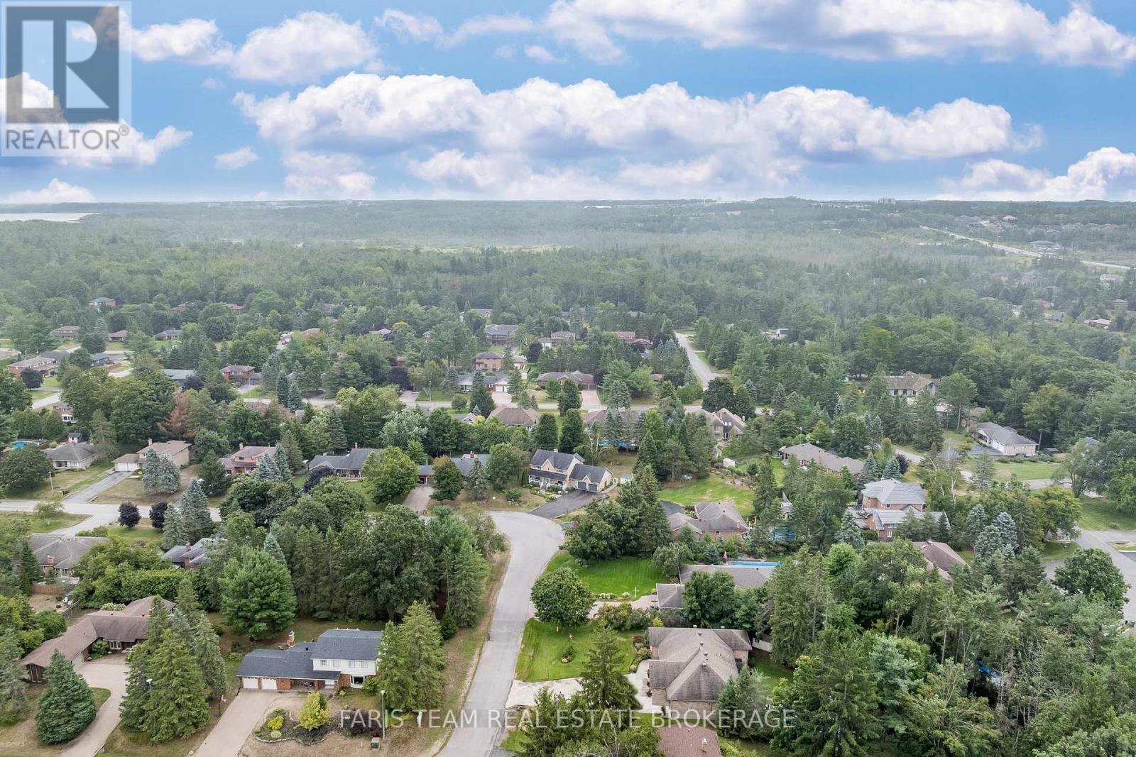 Photo 26 of 33 Willow Landing Road, Springwater ON