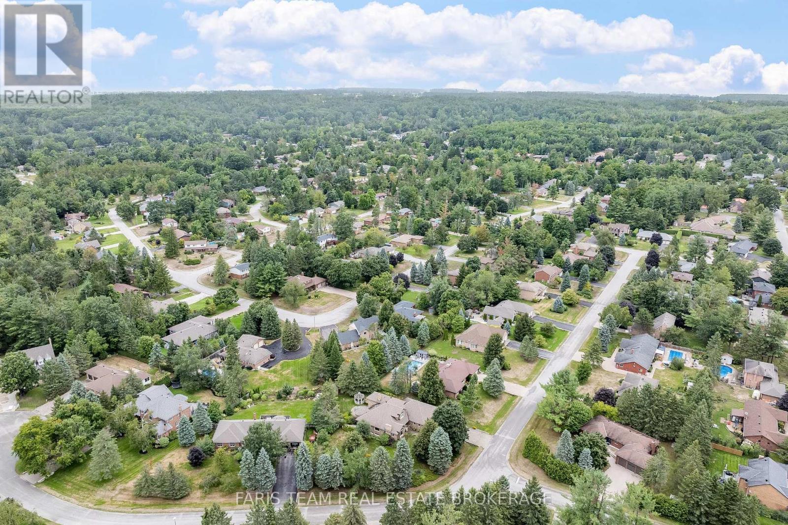 Photo 11 of 33 Willow Landing Road, Springwater ON