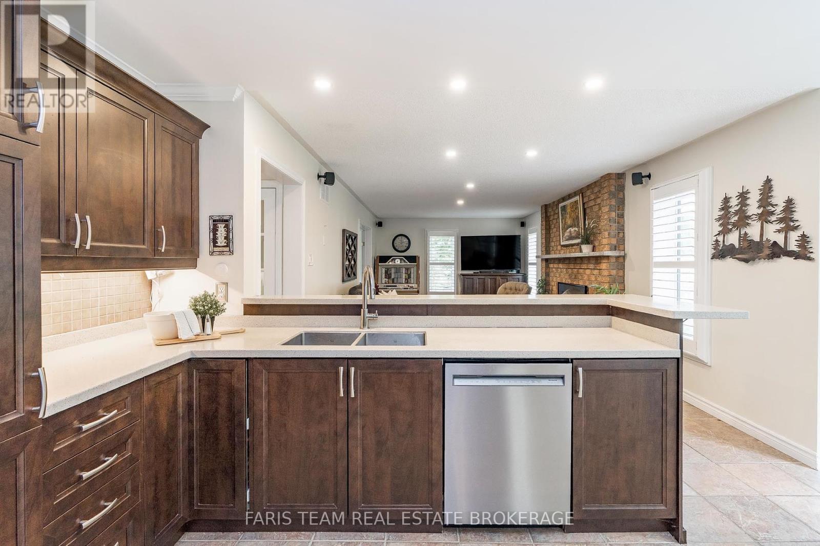 Photo 43 of 33 Willow Landing Road, Springwater ON