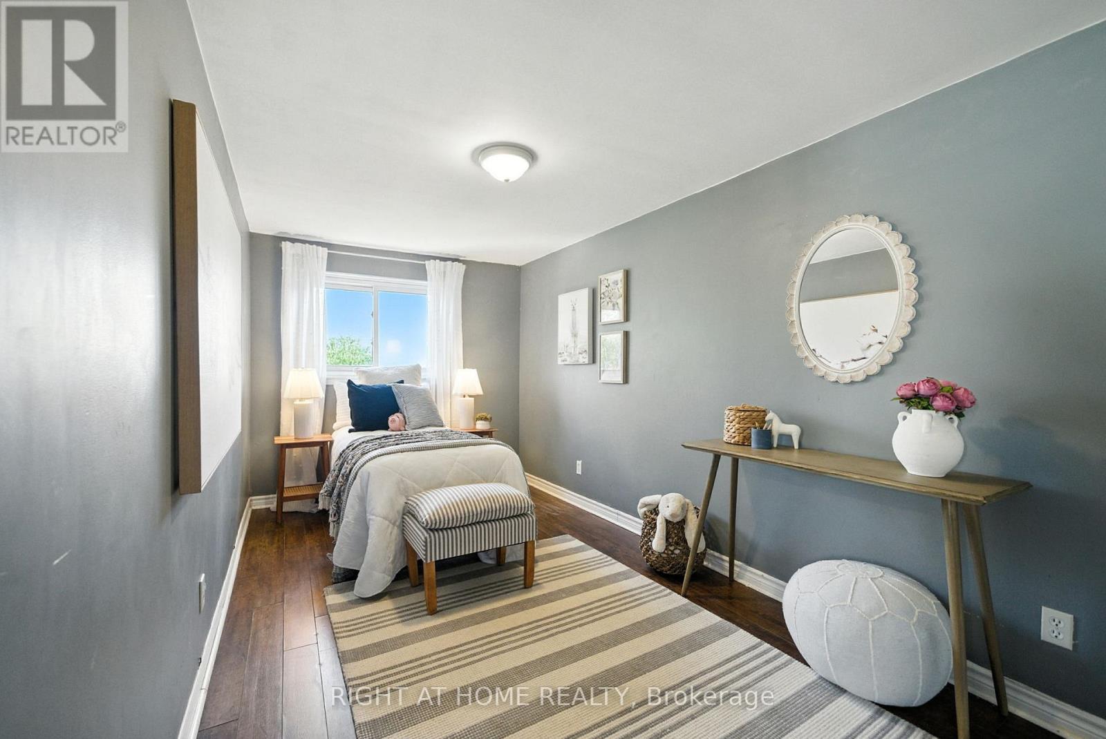 Photo 18 of 331 Phillip Murray Avenue, Oshawa ON