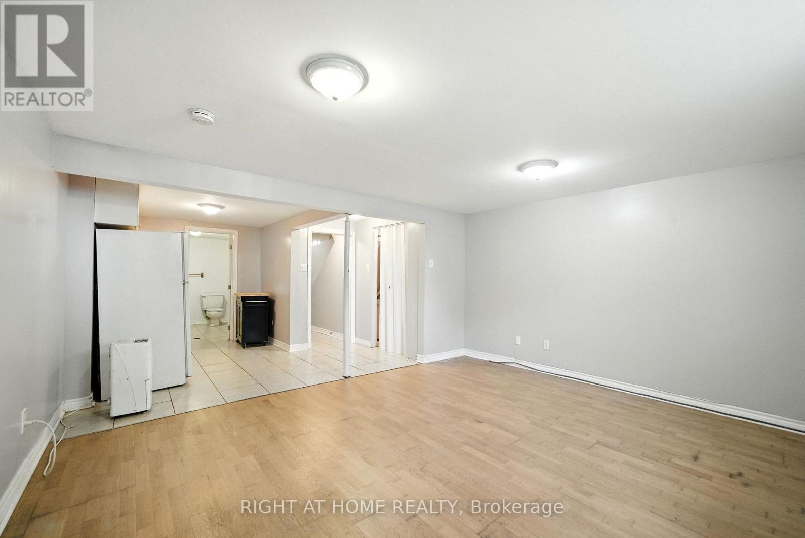 Photo 23 of 331 Phillip Murray Avenue, Oshawa ON