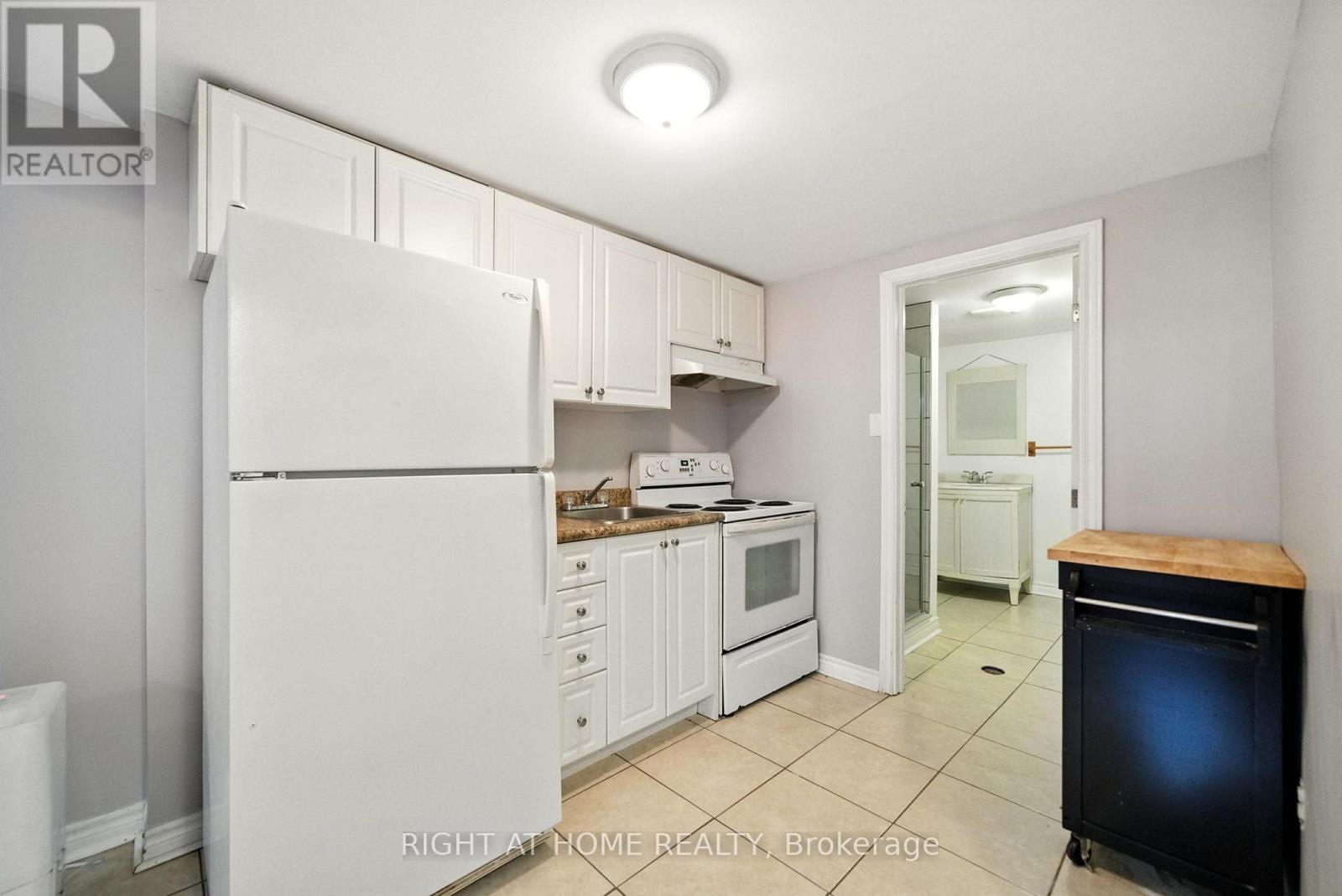 Photo 24 of 331 Phillip Murray Avenue, Oshawa ON