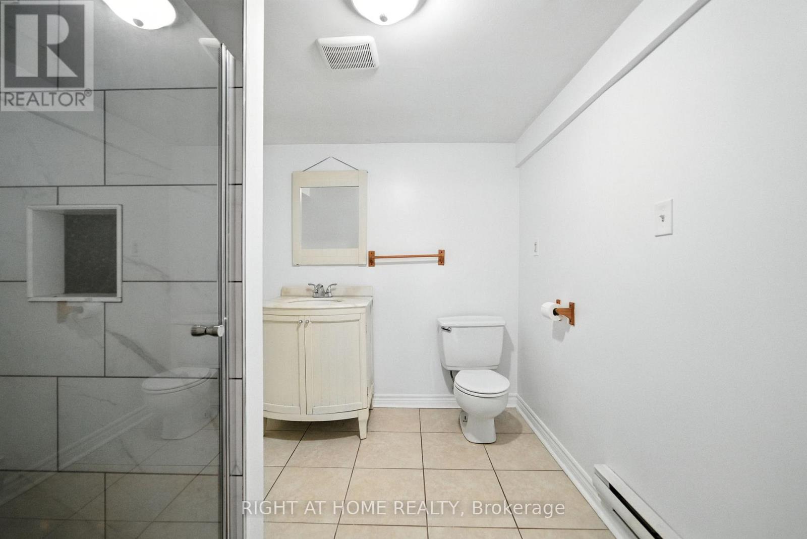 Photo 25 of 331 Phillip Murray Avenue, Oshawa ON