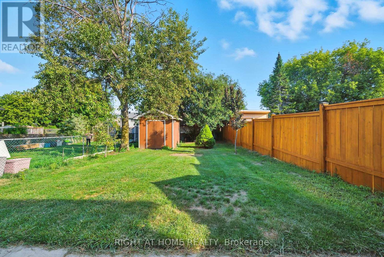 Photo 29 of 331 Phillip Murray Avenue, Oshawa ON