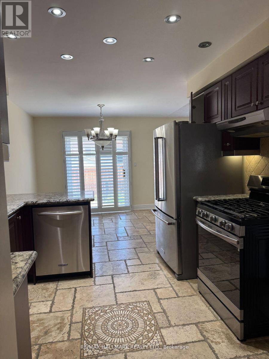 Photo 2 of 203 Landsbridge Street, Caledon ON