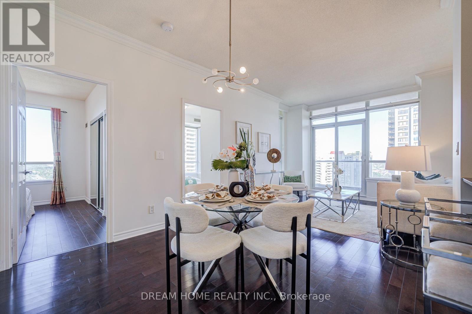 Photo 6 of 2004 388 Prince Of Wales Drive, Mississauga ON