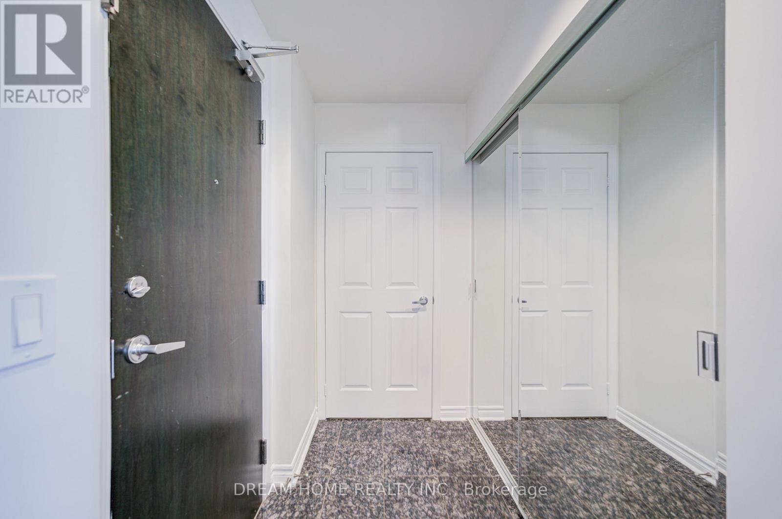 Photo 11 of 2004 388 Prince Of Wales Drive, Mississauga ON