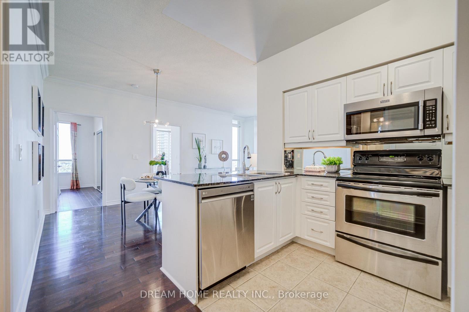 Photo 28 of 2004 388 Prince Of Wales Drive, Mississauga ON